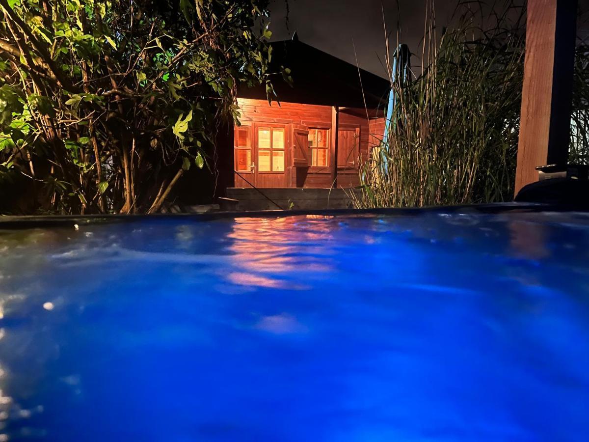 Buddha Style Family House & Jacuzzi & Sauna Near Amsterdam Vijfhuizen Eksteriør bilde