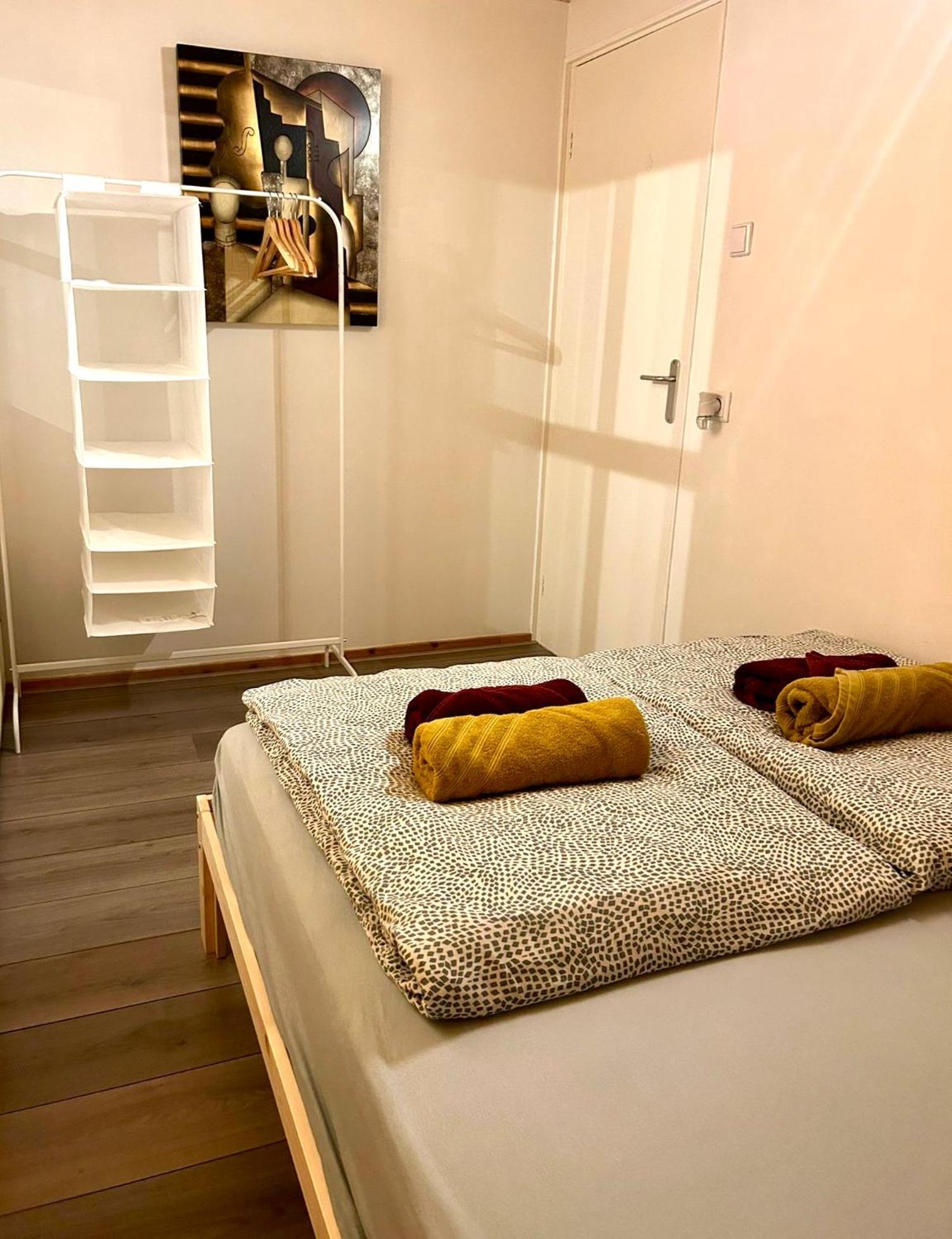 Buddha Style Family House & Jacuzzi & Sauna Near Amsterdam Vijfhuizen Eksteriør bilde
