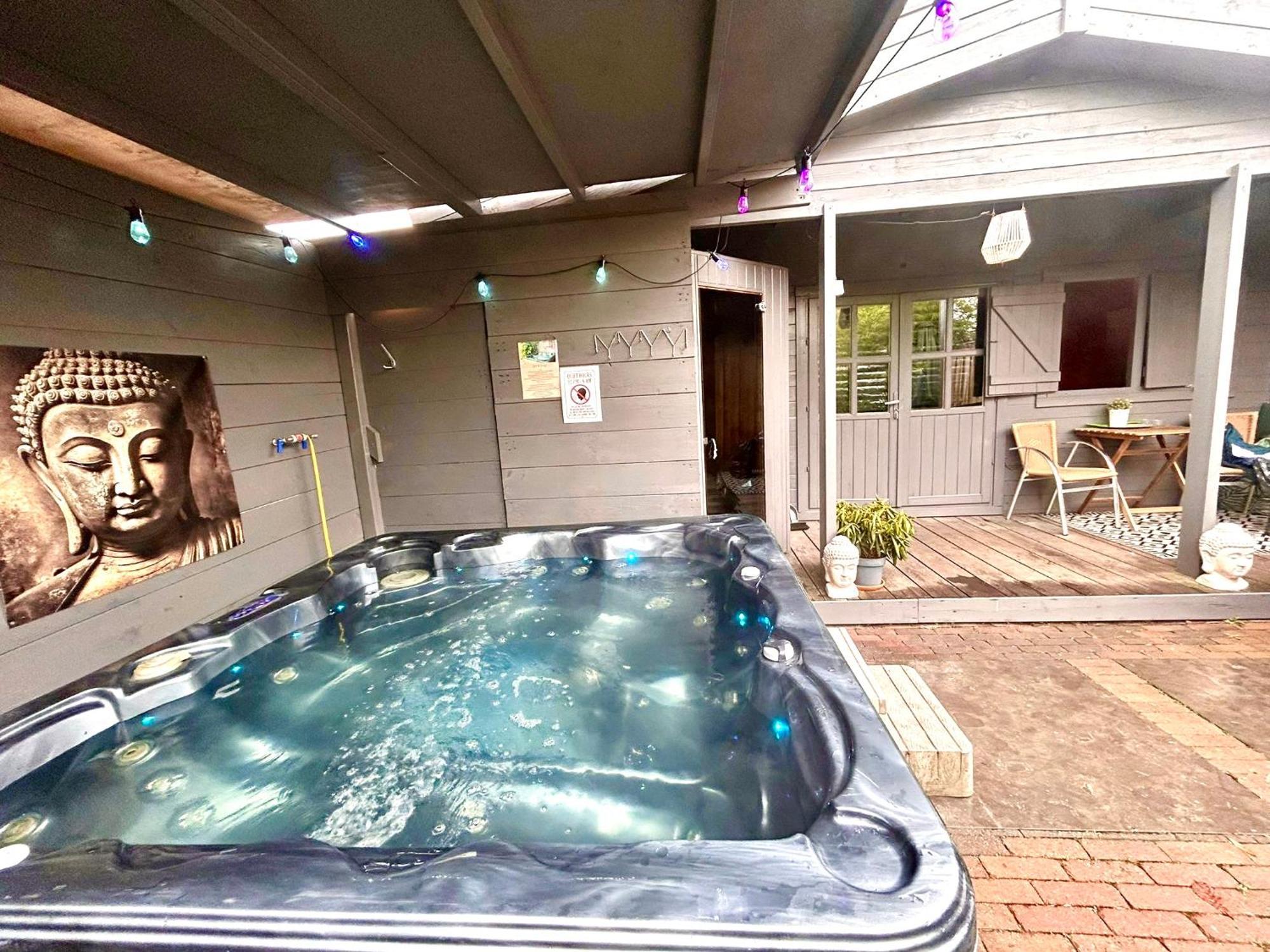 Buddha Style Family House & Jacuzzi & Sauna Near Amsterdam Vijfhuizen Eksteriør bilde